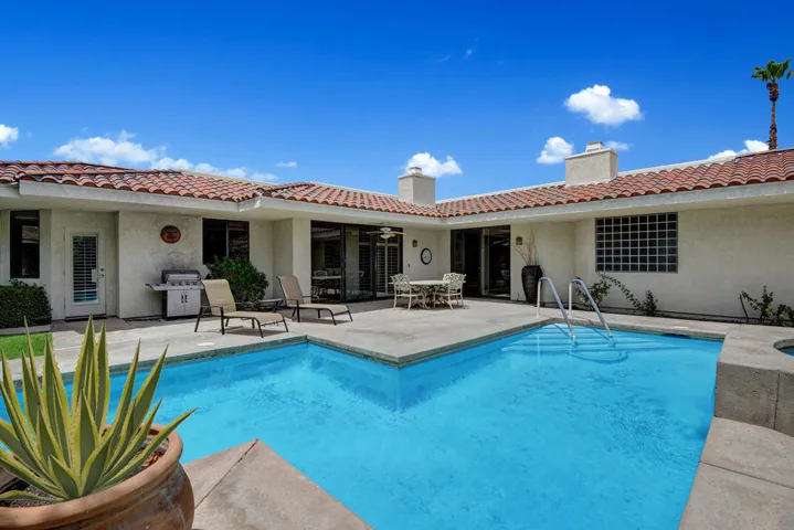 POOL TO BACK OF HOUSE MLS