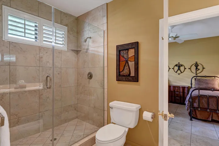 JACK AND JILL SHOWER TO GUEST BEDROOM 2