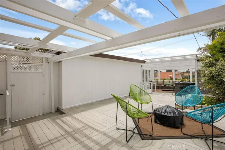 West facing backyard captures all the ocean influence