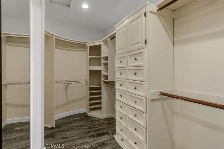 Plenty of space with built-in dresser drawers