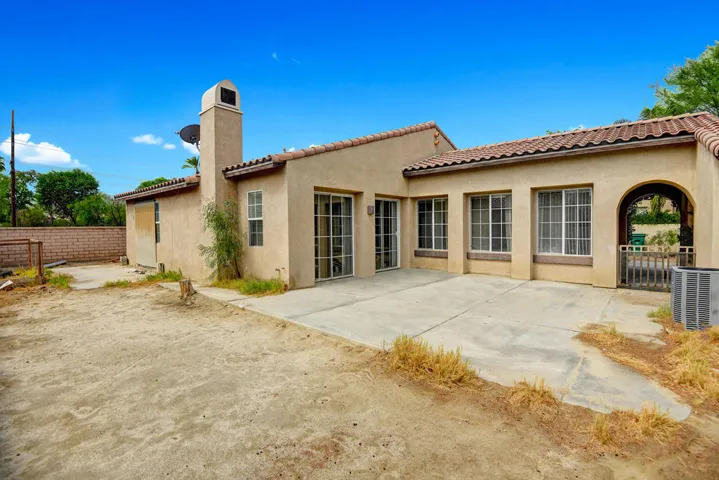 PATIO AREA.jpg mls