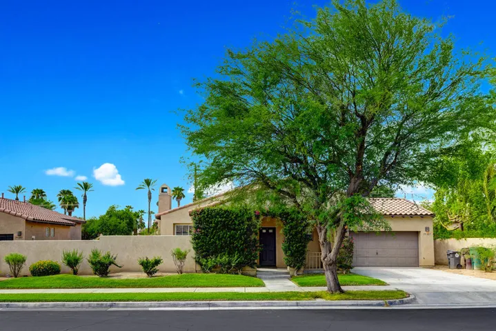FRONT OF HOME.jpg mls