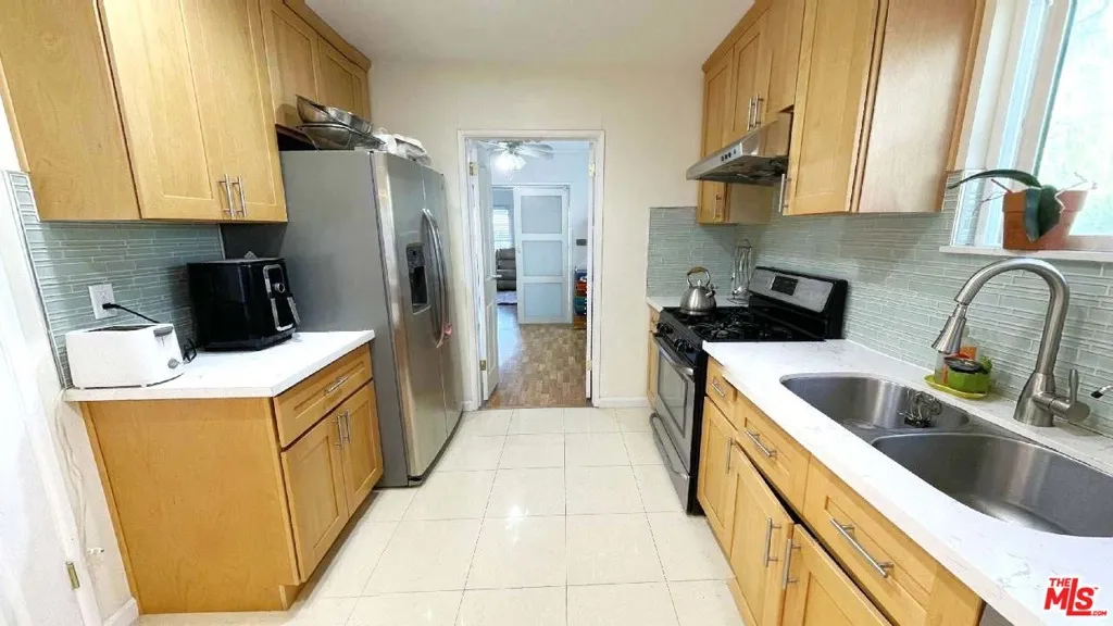 12844 Greene Avenue, Los Angeles, California 90066, 3 Bedrooms Bedrooms, ,2 BathroomsBathrooms,Residential,For Sale,Greene,21767530