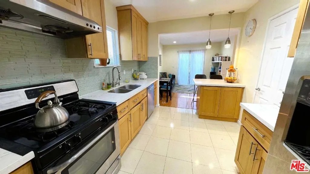 12844 Greene Avenue, Los Angeles, California 90066 home-pic-2
