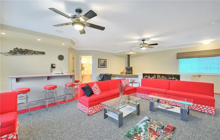668 State Hwy 2, Wrightwood, California 92397