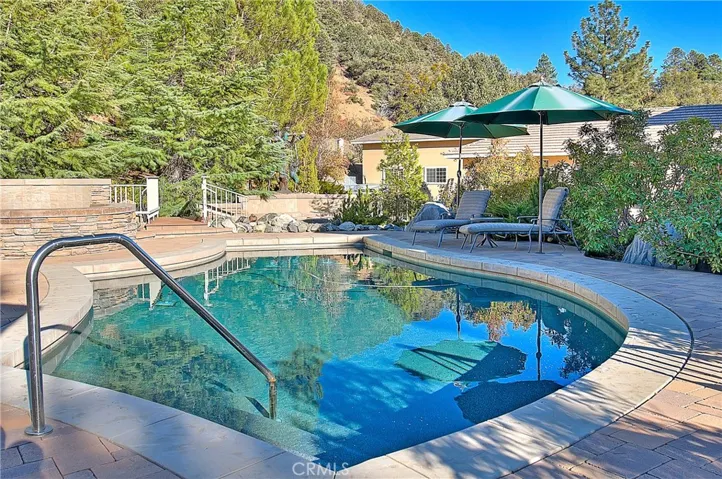 668 State Hwy 2, Wrightwood, California 92397