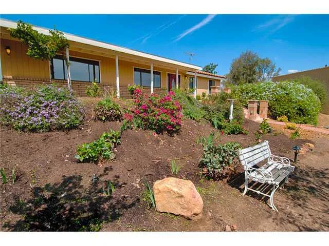 1325 Vixen Drive, Ramona, California 92065