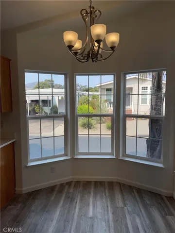 Kitchen - Bay Windows