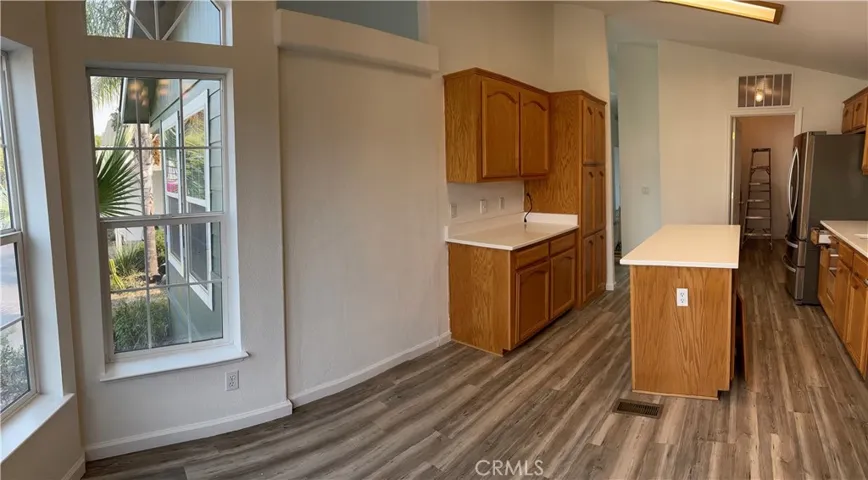 Kitchen - Dine In + Island for Entertaining