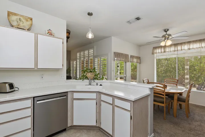 012_Kitchen