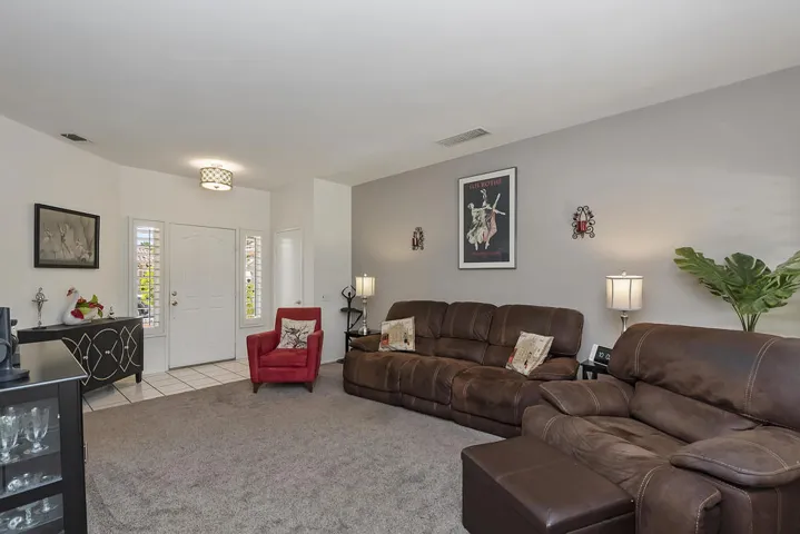 007_Living Room