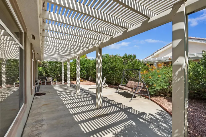 023_Covered Patio