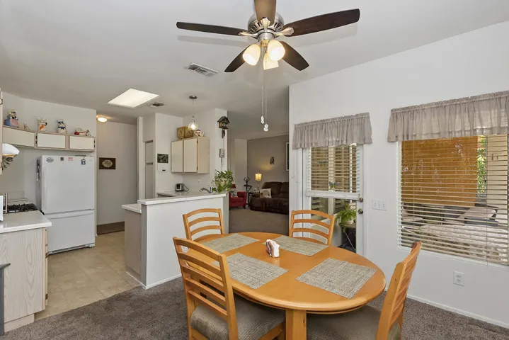 010_Dining Area