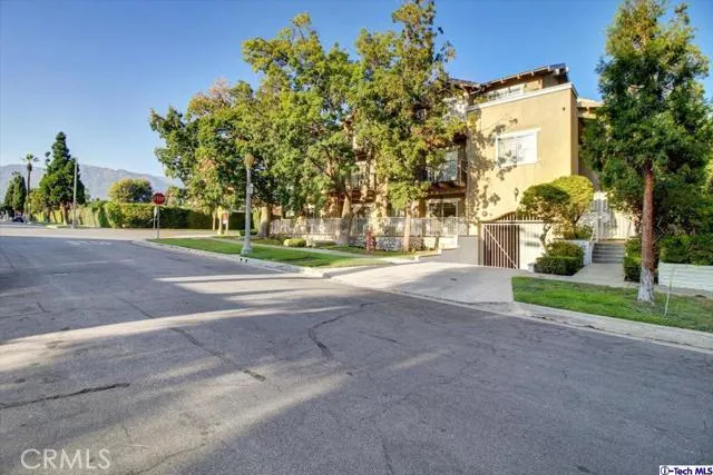 202 S Holliston Avenue 103, Pasadena, California 91106