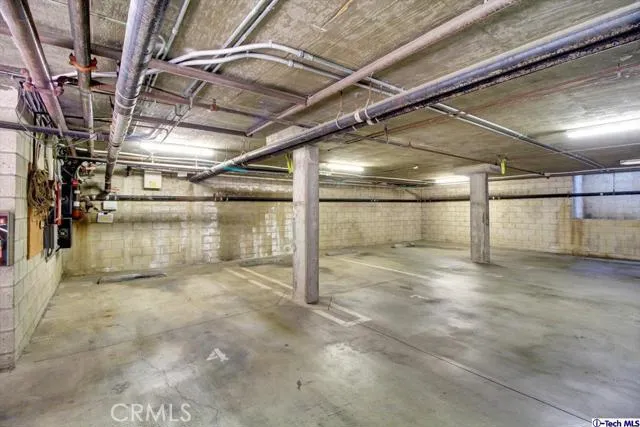 202 S Holliston Avenue 103, Pasadena, California 91106