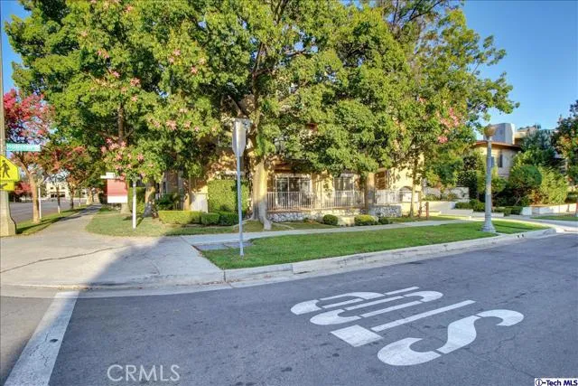 202 S Holliston Avenue 103, Pasadena, California 91106