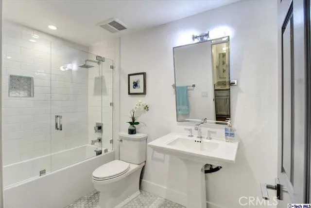 202 S Holliston Avenue 103, Pasadena, California 91106