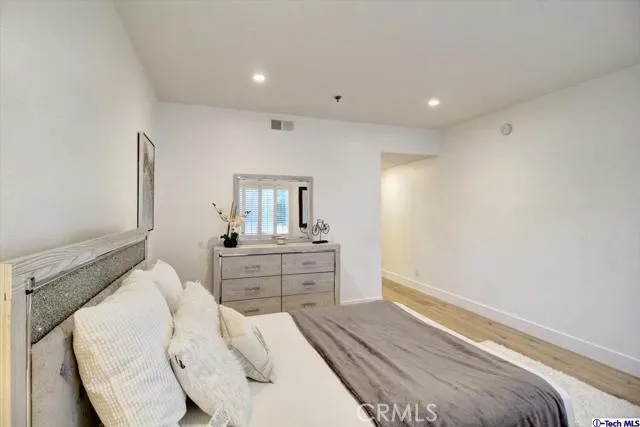 202 S Holliston Avenue 103, Pasadena, California 91106