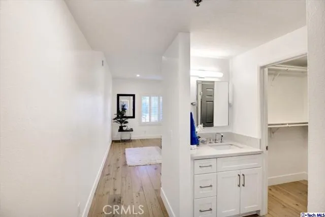202 S Holliston Avenue 103, Pasadena, California 91106