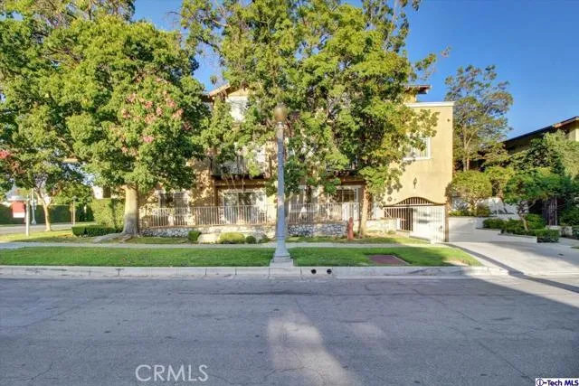 202 S Holliston Avenue 103, Pasadena, California 91106