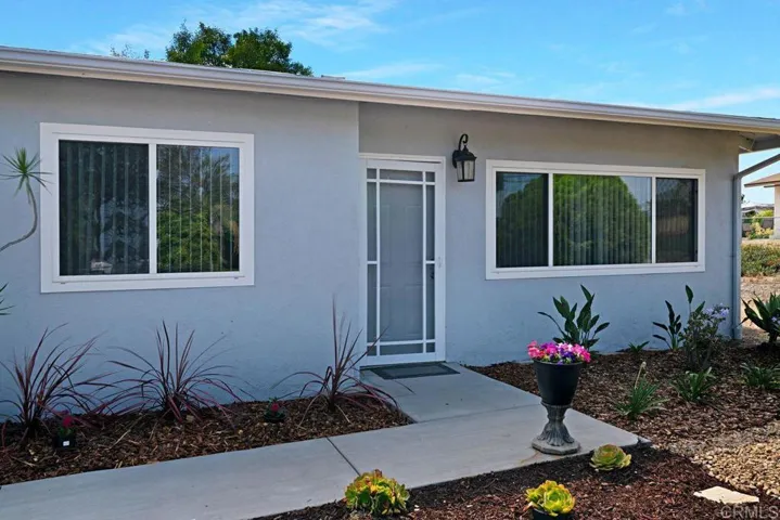 716 Grapevine Road, Vista, California 92083