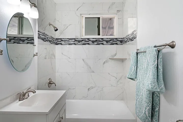 716 Grapevine Road, Vista, California 92083