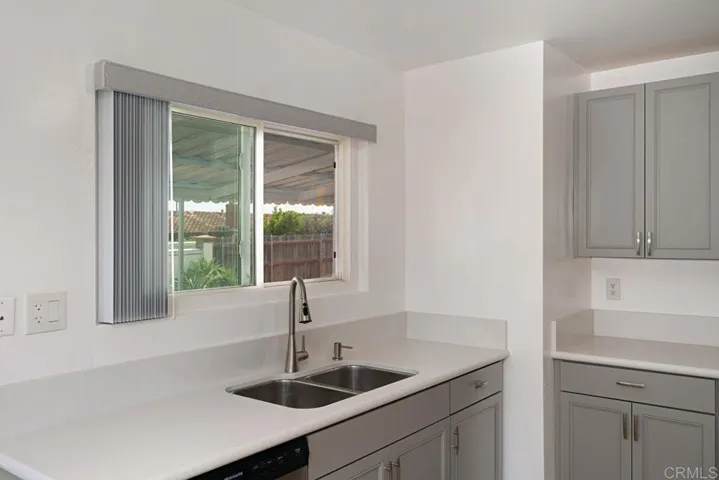 716 Grapevine Road, Vista, California 92083