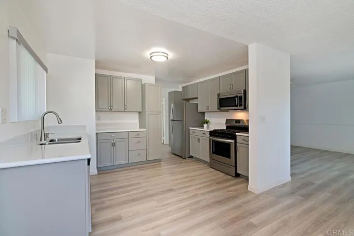 716 Grapevine Road, Vista, California 92083