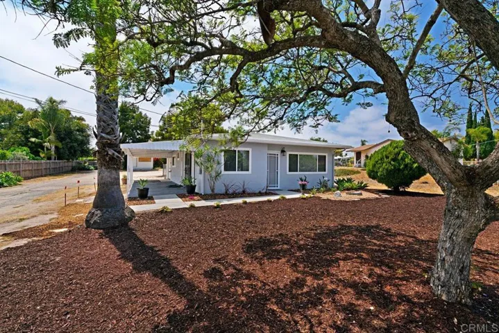 716 Grapevine Road, Vista, California 92083