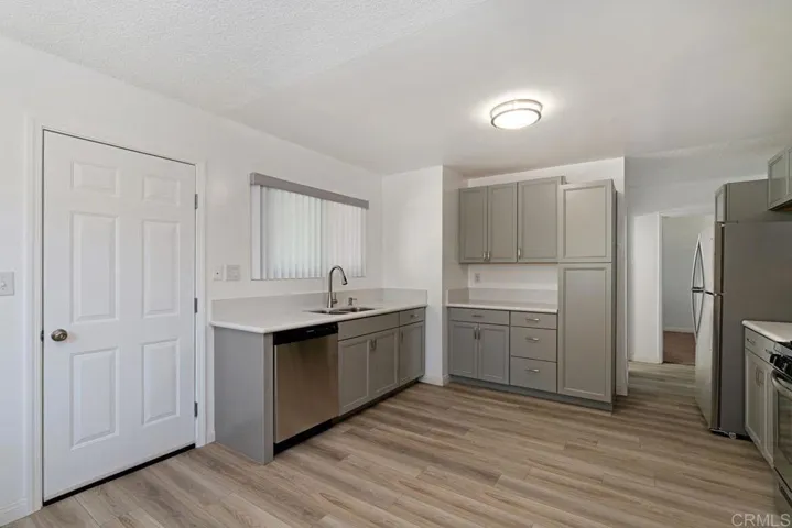 716 Grapevine Road, Vista, California 92083