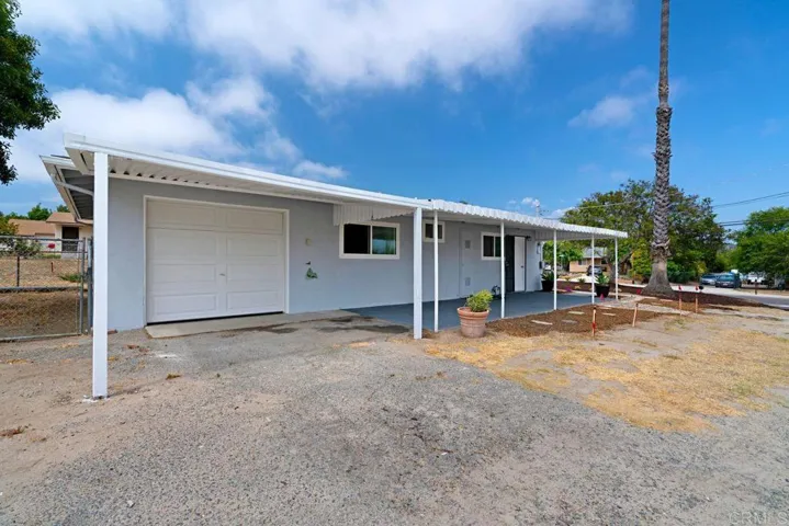 716 Grapevine Road, Vista, California 92083