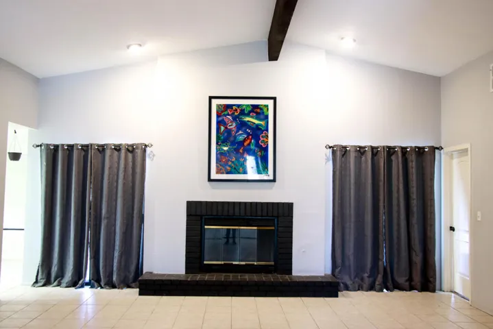 Living room 4-6630