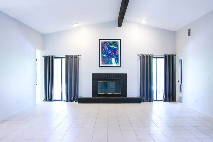 Living room 1-6585