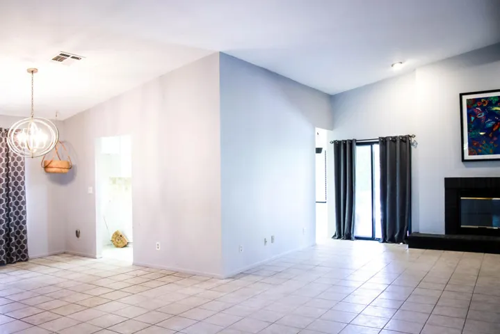 Living room-Dining-6586