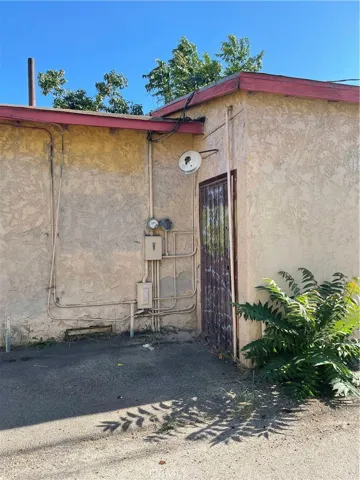 9915 Compton Avenue, Los Angeles, California 90002