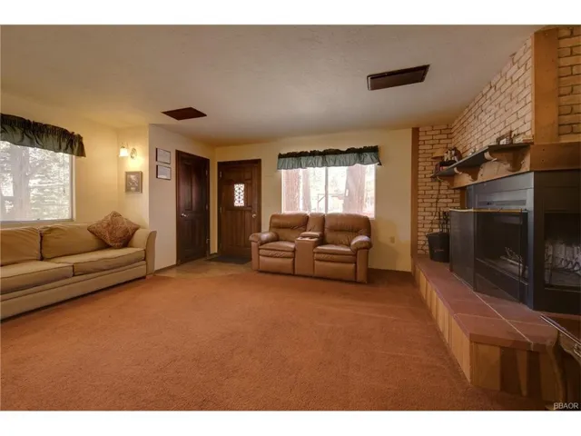 1124 Myrtle Avenue, Big Bear, California 92314
