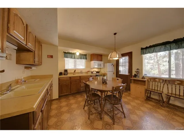 1124 Myrtle Avenue, Big Bear, California 92314