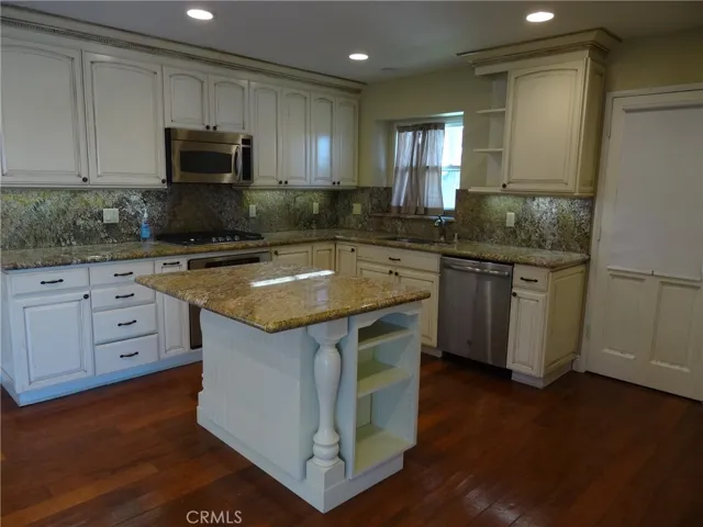 18232 Avolinda Drive, Yorba Linda, California 92886
