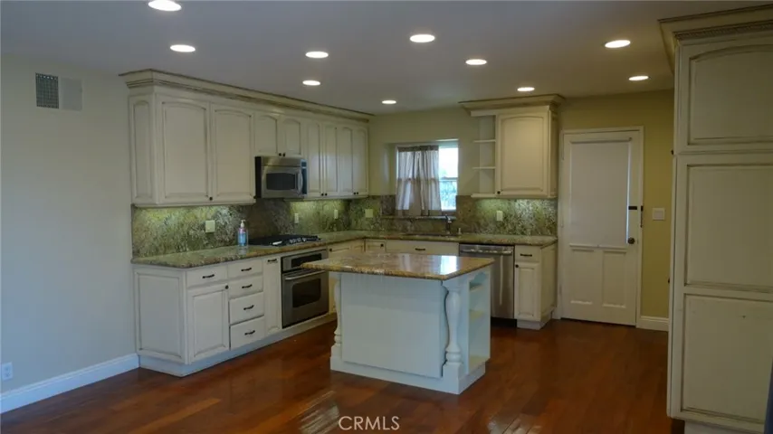18232 Avolinda Drive, Yorba Linda, California 92886
