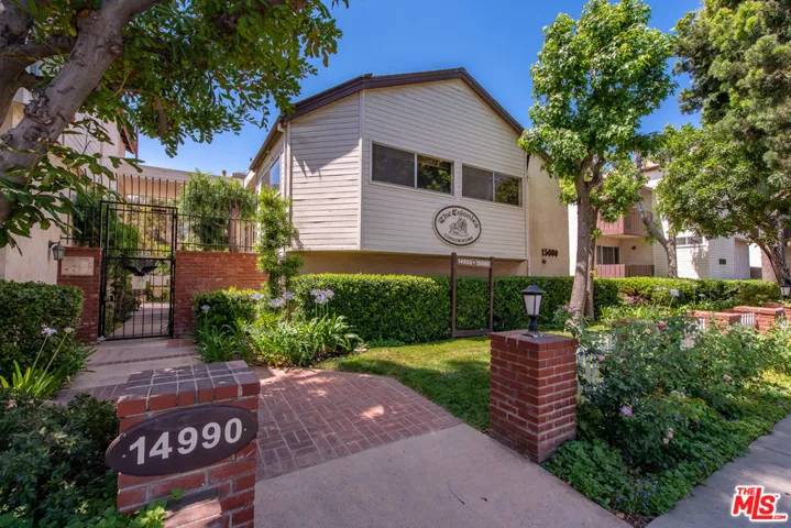 14960 Victory Boulevard 202, Van Nuys, California 91411