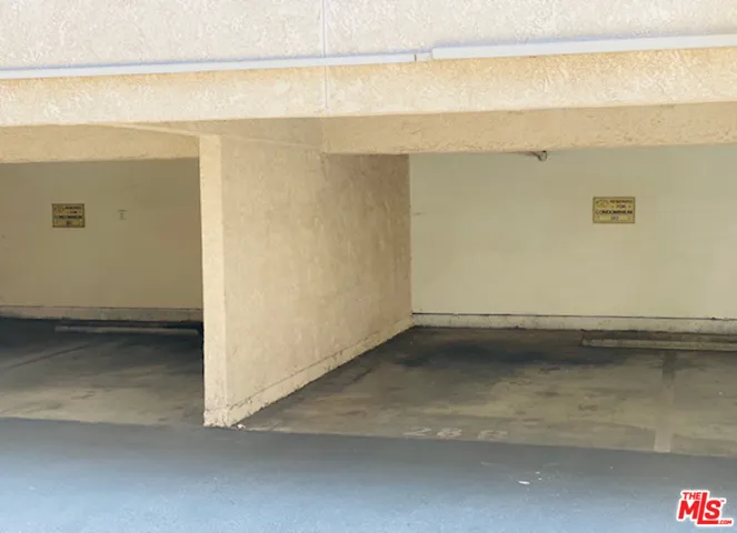 14960 Victory Boulevard 202, Van Nuys, California 91411
