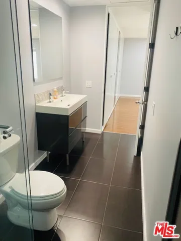 14960 Victory Boulevard 202, Van Nuys, California 91411