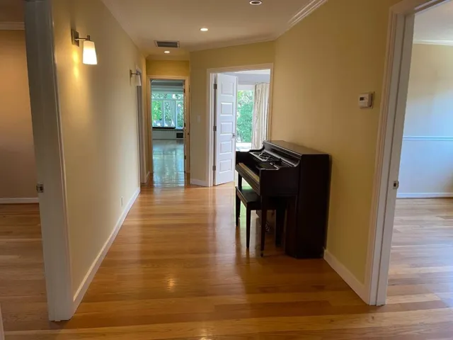 1109 Dayton Avenue, San Carlos, California 94070