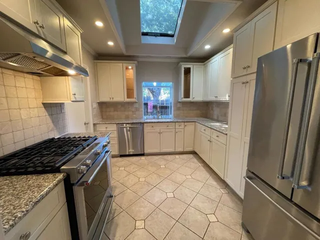 1109 Dayton Avenue, San Carlos, California 94070