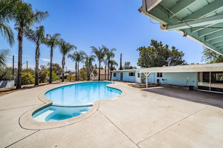 323 Markell Lane, Fallbrook, California 92028