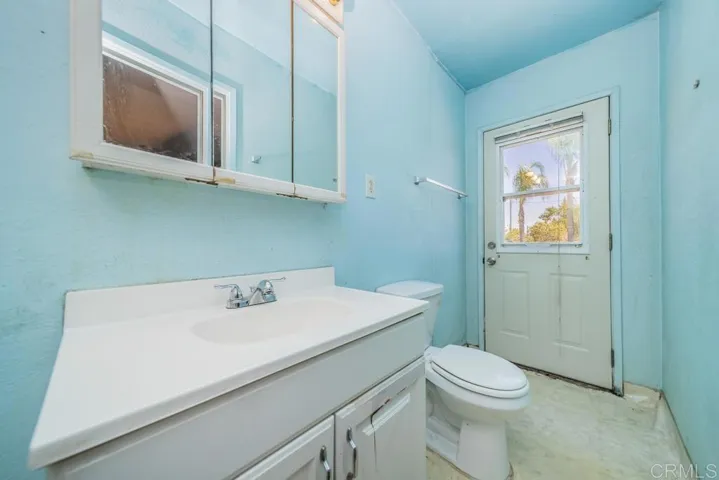 323 Markell Lane, Fallbrook, California 92028
