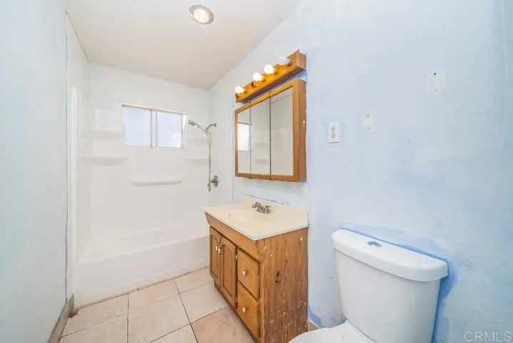 323 Markell Lane, Fallbrook, California 92028