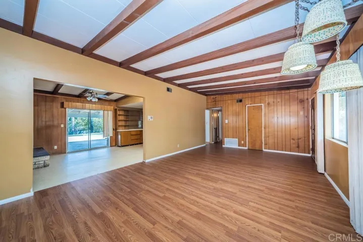 323 Markell Lane, Fallbrook, California 92028