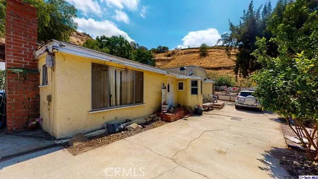 9578 Sunland Boulevard, Sunland, California 91040