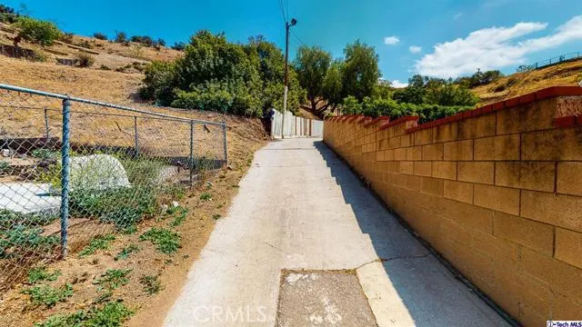 9578 Sunland Boulevard, Sunland, California 91040